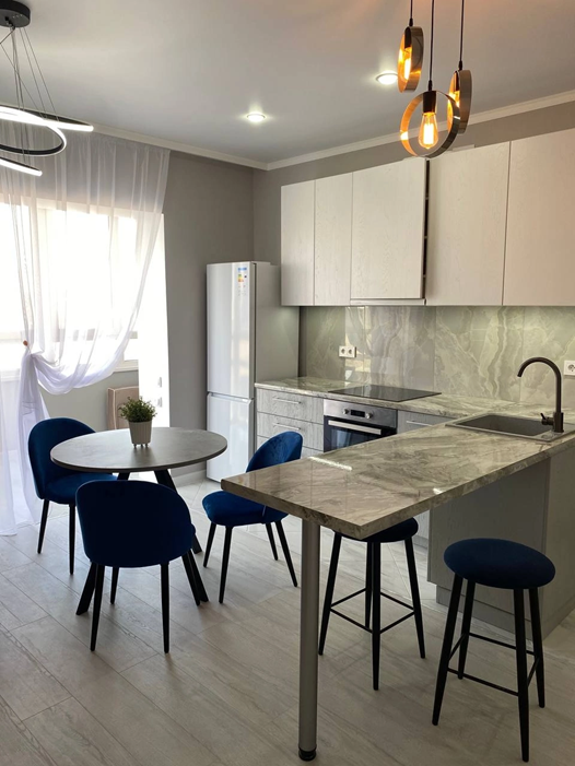 Дизайнерский ремонт с установкой мебели и гарнитур, квартира ЖК «5 Элемент» - фото 2